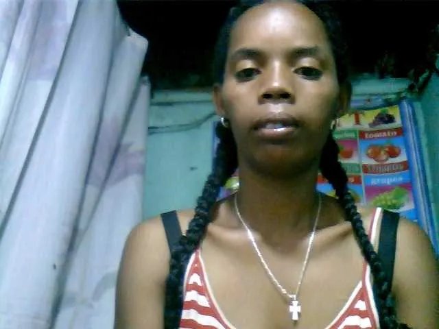 Fanihsexy — Hello, welcome to my room, if you want to see boobs, it's 30TKNS pussy 40TKNS big ass 40TKNS all naked 50 tokens, come on, I'll make you happy before I leave.