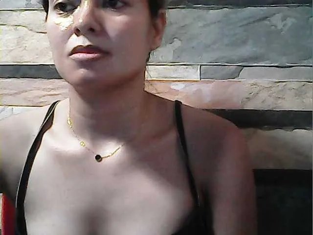 flowerhairypinay on BongaCams