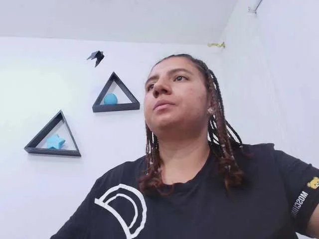 tinkerbell- on BongaCams