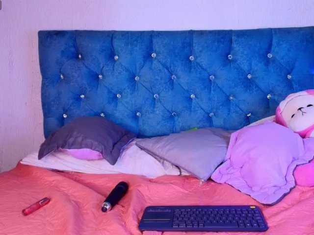 Zamantta- — I feel very horny, I want us to play 