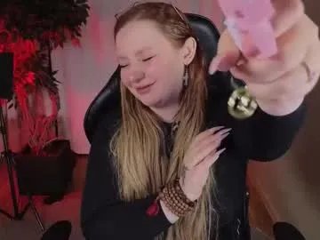 carolina_winter — GOAL: SPANKING NO PANTIES  <3 #redhead #nonude #squirt #german #curvy [111 tokens remaining]