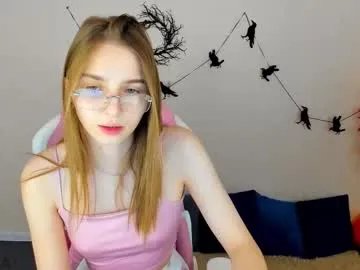 lina_reeds on Chaturbate