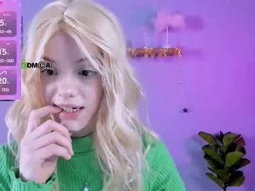 mia_starrr_ on Chaturbate