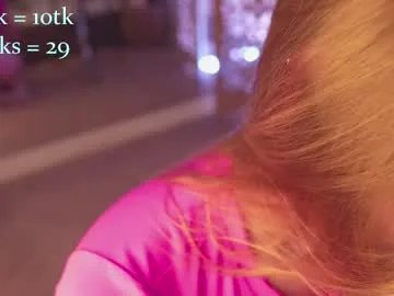 smiley_mia_ — tonghue out [50 tokens left] Do you like sweets? Then I'm your type #bigass #lovense #natural #young #leggings