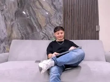 web_gammer_ on Chaturbate