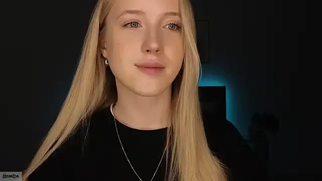 Freechat adele_armass on StripChat