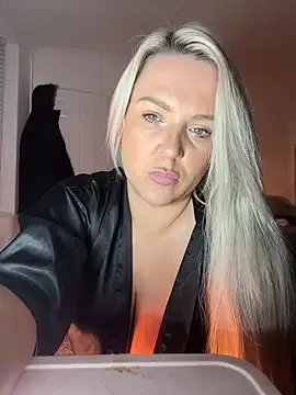 Bustyblondebabe32 — LT contr toy 5min