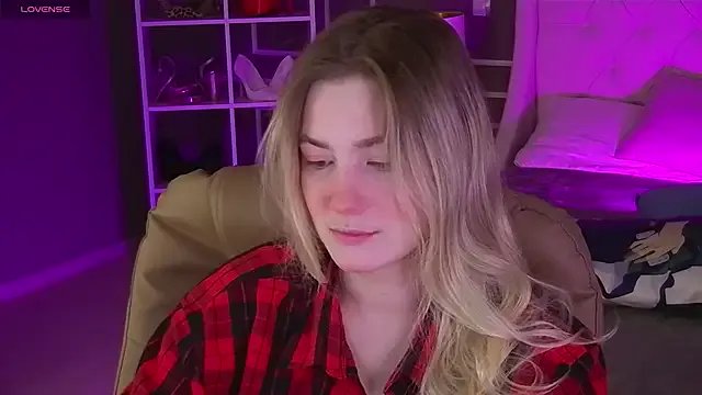 elinanortas on StripChat