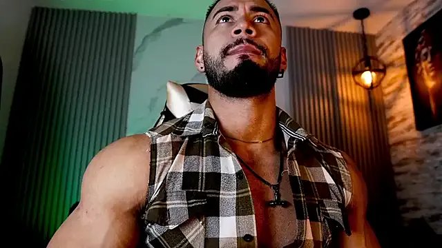 jaxon_colton on StripChat