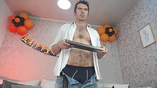 JuanKFit_45 on StripChat