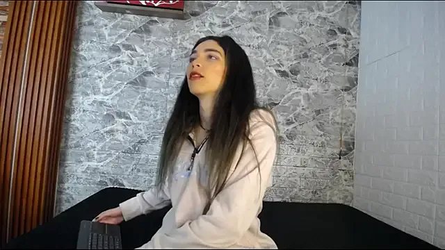 MaeveKuro on StripChat