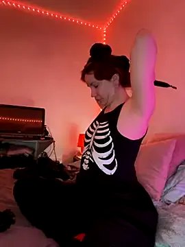 Nina-Chick777 on StripChat