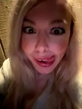 propertyofdaddy on StripChat