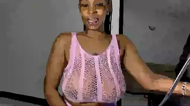 Rose_berry on StripChat