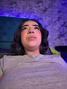 Scarlett-LS — show saliva in boobs