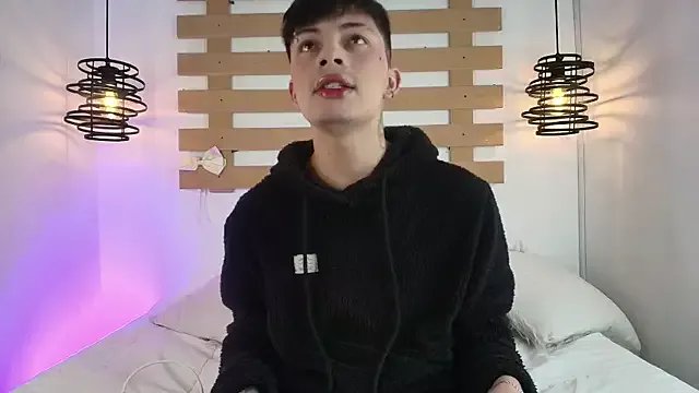 Steev_Novoa on StripChat