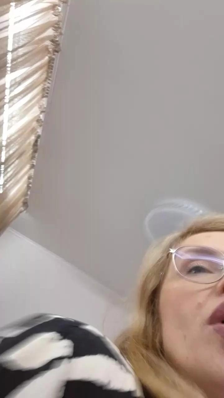 Photos of Trish_smile from Cam4 is Freechat