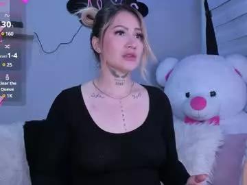 Check-out our cam rooms range and converse on a personal level with our delicious livecams streamers, showing off their spicy curves and toys.