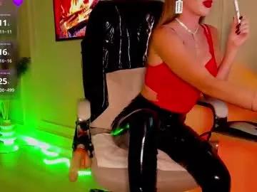 Check-out our cam rooms range and converse on a personal level with our delicious livecams streamers, showing off their spicy curves and toys.