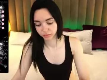 bella_trinket from Chaturbate