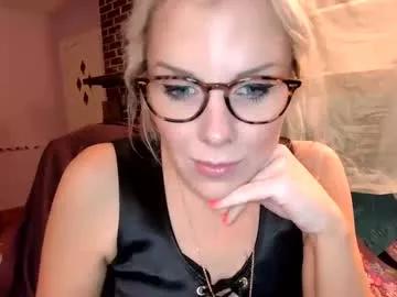 holly_bourbon from Chaturbate is Freechat