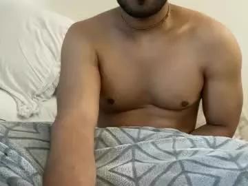 Hoytuu90810 webcams show profile image 