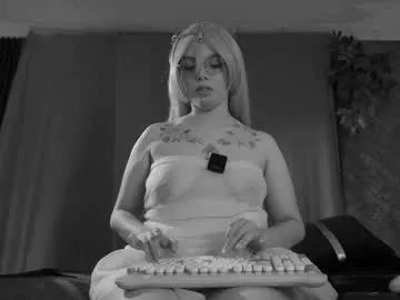 little_maeve from Chaturbate is Freechat