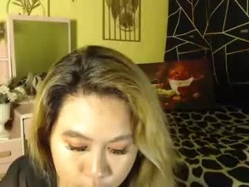 queen_zee from Chaturbate