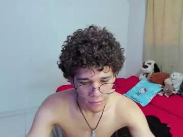 tom_blue10 from Chaturbate is Freechat