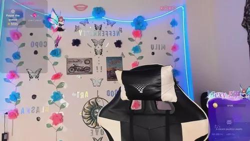 Check-out our cam rooms range and converse on a personal level with our delicious livecams streamers, showing off their spicy curves and toys.