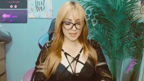 Check-out our cam rooms range and converse on a personal level with our delicious livecams streamers, showing off their spicy curves and toys.