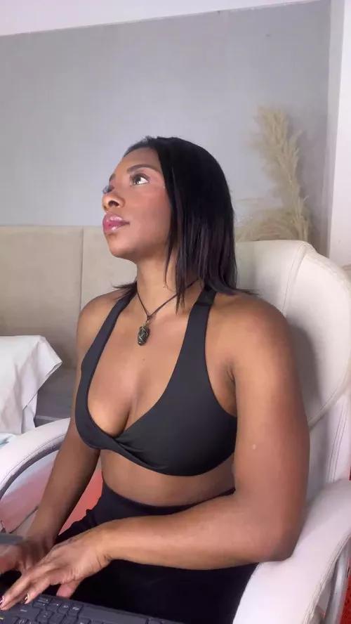 aprilebony from Cherry is Freechat
