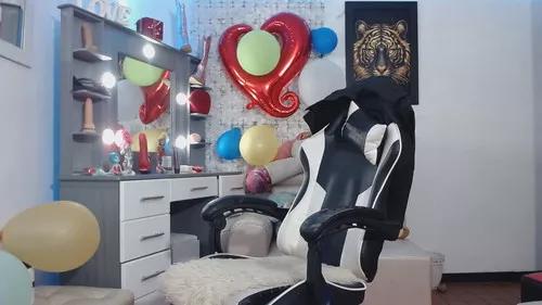Check-out our cam rooms range and converse on a personal level with our delicious livecams streamers, showing off their spicy curves and toys.