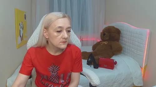 Photos of karmenhh from Cherry is Freechat