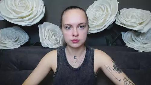 khaleesimoon from Cherry is Freechat