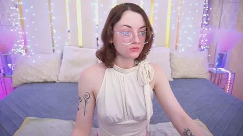 kirafoxik from Cherry is Freechat