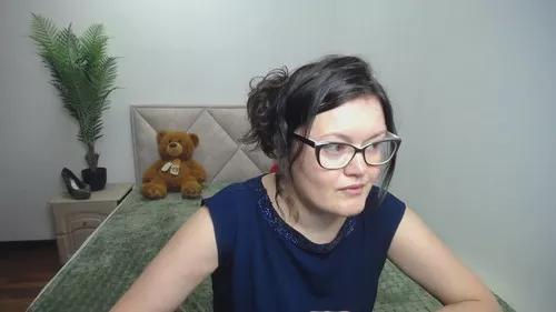 lolahikls from Cherry is Freechat