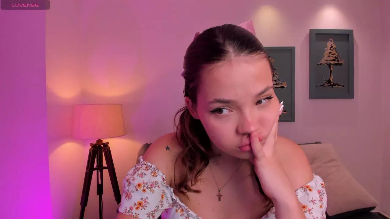 victoriavixen from Cherry is Freechat