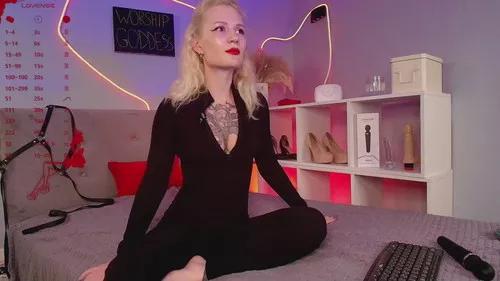 Check-out our cam rooms range and converse on a personal level with our delicious livecams streamers, showing off their spicy curves and toys.