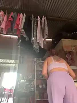 -cherryy from StripChat is Freechat