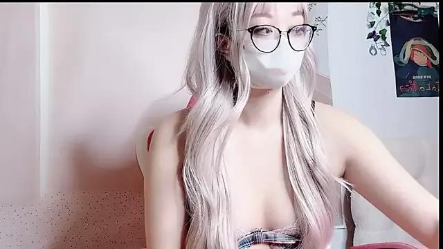 -Lyra- from StripChat is Freechat