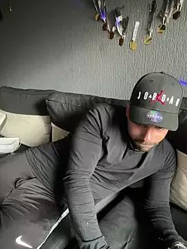 1Richrichard1 from StripChat is Freechat