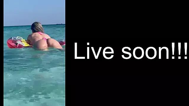 _Allie_ from StripChat is Freechat