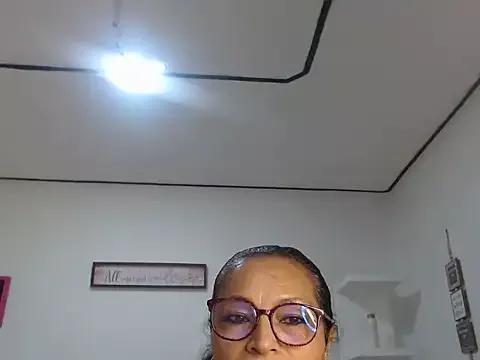 _Cristal from StripChat is Freechat