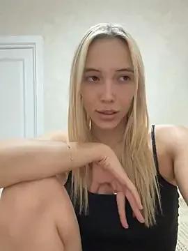 _HollyWay_ from StripChat is Freechat