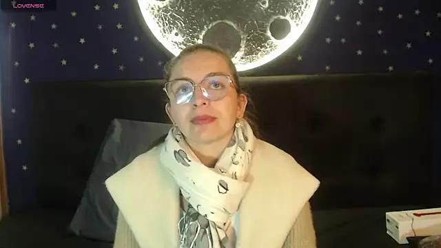 _isaabellaa from StripChat is Freechat