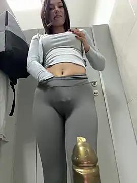 Photos of _MiaQueen_ from StripChat is Freechat