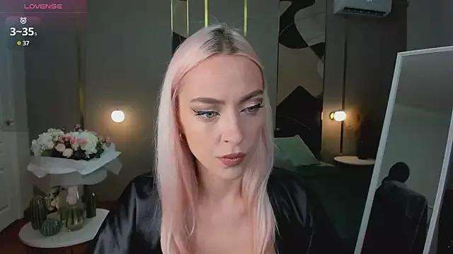 _Miss_Valentina_ from StripChat is Freechat