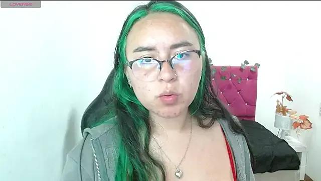 _MissMegann from StripChat is Freechat