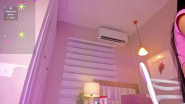 Check-out our cam rooms range and converse on a personal level with our delicious livecams streamers, showing off their spicy curves and toys.